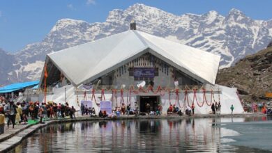 Photo of हेमकुंड साहिब की खोज : यह गुरुद्वारा समुद्र तल से करीब 15 हजार फुट से ऊपर की ऊंचाई पर स्थित है