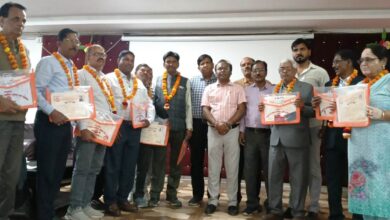 Photo of पूर्वाेत्तर रेलवे, लखनऊ मंडल : 27 रेल कर्मचारियों को सेवानिवृत्त होने पर भावभीनी विदाई एवं 09 को पदोन्नति