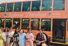Photo of अंतरराष्ट्रीय महिला दिवस पर ‘लखनऊ दर्शन’ बस से महिलाओं ने की खुशियों की सैर