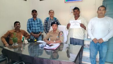 Photo of पूर्वोत्तर रेलवे, वाराणसी मण्डल रेल प्रबंधक एवं वरिष्ठ सुरक्षा आयुक्त के नेतृत्व में आर.पी.एफ. का शानदार कार्य