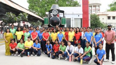 Photo of लखनऊ जंक्शन स्टेशन पर आयोजित हेरिटेज़ प्रदर्शिनी बनी बच्चों के आकर्षण का केंद्र