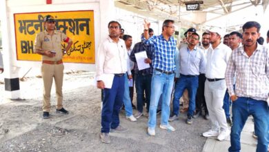 Photo of वाराणसी मण्डल रेल प्रबंधक ने भटनी – सलेमपुर रेलवे स्टेशनों एवं रेल लाइन दोहरीकरण का निरीक्षण किया