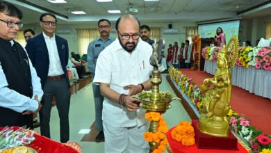 Photo of तकनीकी शिक्षा से सशक्त हो रहे युवा, उच्च मंत्री योगेंद्र उपाध्याय ने 400 छात्रों को दिए प्रमाणपत्र