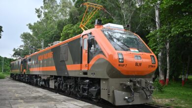 Photo of बरेका ने रचा नया इतिहास : 572 रेल इंजनों का निर्माण कर, किया सर्वाधिक वार्षिक उत्पादन