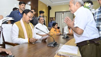 Photo of उप मुख्यमंत्री केशव प्रसाद मौर्य ने जनता दर्शन कार्यक्रम के अंतर्गत आम नागरिकों से सीधे संवाद स्थापित किया