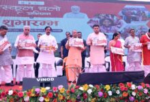 Photo of उप्र मुख्यमंत्री ने वाराणसी के कंपोजिट विद्यालय से नए शैक्षिक सत्र “स्कूल चलो अभियान” का शुभारंभ किया