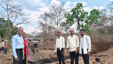 Photo of ग्रामोदय विश्वविद्यालय के ऊर्जा एवं पर्यावरण विभाग के विद्यार्थियों ने जल संरक्षण कार्यों किया अवलोकन