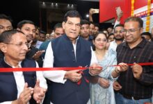 Photo of मंत्री शर्मा ने मऊ में सईदी रोड का लोकार्पण कर, मैक्स चैरिटेबल ब्लड सेंटर का किया शुभारंभ
