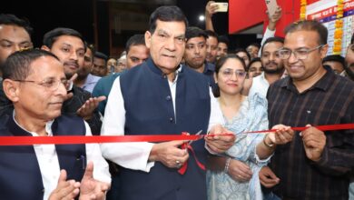 Photo of मंत्री शर्मा ने मऊ में सईदी रोड का लोकार्पण कर, मैक्स चैरिटेबल ब्लड सेंटर का किया शुभारंभ