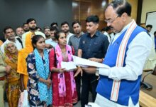 Photo of उप मुख्यमंत्री मौर्य ने प्रयागराज के जनता दर्शन कार्यक्रम में, जनसमस्याओं के त्वरित समाधान के दिए निर्देश