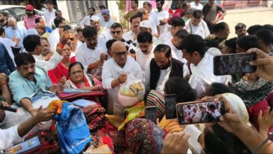 Photo of उत्तर प्रदेश कांग्रेस कमेटी के अध्यक्ष अजय राय ने टेढ़ी पुलिया पहुंचकर अग्निकांड से प्रभावित परिवारों से भेंट की