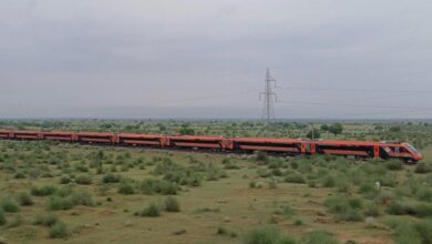 Photo of भारतीय रेल : अत्याधुनिक एवं सेमी स्पीड ट्रेनों के संचालन पर विशेष फ़ोकस