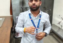 Photo of फर्जी टीटीई बनकर यात्रियों से अवैध वसूली करने वाला युवक शिवम मिश्रा पकड़ा गया