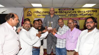 Photo of गोरखपुर प्रेस क्लब में “हिंदी पत्रकारिता : विरासत, संघर्ष और भविष्य” विषय पर एक भव्य संगोष्ठी का आयोजन