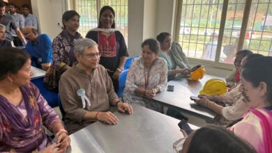 Photo of रेलमंत्री वैष्णव ने शकूरबस्ती डिपो के कर्मचारियों और तकनीकी स्टाफ से किया सौहार्दपूर्ण वातावरण में संवाद