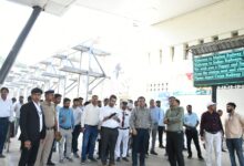 Photo of पूर्वाेत्तर रेलवे – अपर महाप्रबन्धक ने संरक्षा अधिकारियों के साथ नानपारा – मैलानी रेल खण्ड का निरीक्षण किया