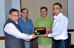 सूचना विभाग के आधिकारिक यूट्यूब चैनल ’’सूचना प्रवाह’’ का निदेशक द्वारा हुआ शुभारंभ