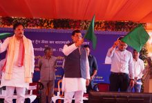 Photo of मऊ से दिल्ली और वाराणसी की कनेक्टिविटी हुई और मजबूत : पूर्वांचल को मिली नई रेल सेवाओं की सौगात