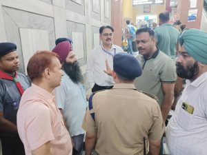 जम्मू तवी रेलवे स्टेशन बना अमरनाथ श्रद्धालुओं का प्रमुख स्वागत द्वार, Sr DCM ने परखीं तैयारियां