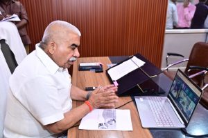 रेशम विभाग द्वारा 190 ग्राम पंचायतों, 305 स्थलों पर 14 लाख पौधों का होगा पौधरोपण : मंत्री राकेश सचान