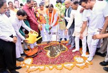 Photo of उप मुख्यमंत्री मौर्य ने झांसी में किया ‘एक पेड़ माँ के नाम’ वृक्षारोपण महायज्ञ-2026 का शुभारंभ