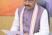 Photo of उत्तर प्रदेश की प्रत्येक ग्राम पंचायत में प्रत्येक शुक्रवार को आयोजित होगी ‘ग्राम चौपाल’ : उपमुख्यमंत्री मौर्य
