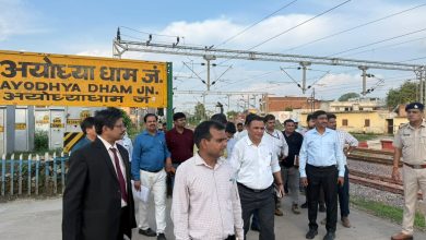 Photo of मण्डल रेल प्रबंधक सुनील कुमार वर्मा ने लखनऊ– अयोध्या रेलखंड का किया निरीक्षण