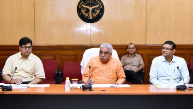 Photo of मंत्री राकेश सचान ने की टेक्सटाइल और अपैरल पार्क योजनाओं की समीक्षा