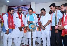 Photo of मौर्य ने व्यापारी संवाद कार्यक्रम में व्यापारियों से किया संवाद, सूर्य मूर्ति प्राकट्य उत्सव की जल कलश शोभायात्रा का किया शुभारंभ