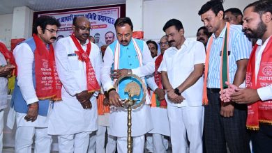 Photo of मौर्य ने व्यापारी संवाद कार्यक्रम में व्यापारियों से किया संवाद, सूर्य मूर्ति प्राकट्य उत्सव की जल कलश शोभायात्रा का किया शुभारंभ