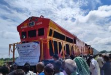 Photo of भारत की कमर्शियल कंटेनर मालगाड़ी नेपाल पहुँची, जिससे सीमा – पार व्यापार और कनेक्टिविटी की शुरुआत हुई
