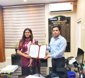 पूर्वाेत्तर रेलवे, लखनऊ मंडल में डॉ शिल्पी कनौजियाने वरिष्ठ मण्डल परिचालन प्रबंधक का पदभार ग्रहण किया
