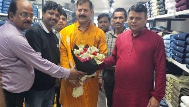 Photo of मोरल इंडस्ट्रीज लिमिटेड ने पत्रकार पुरम में अपने गारमेंट्स ब्रांड के शानदार शोरूम का उद्घाटन किया