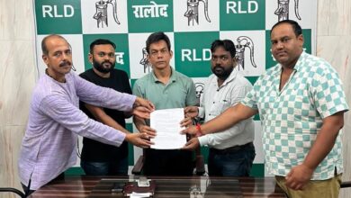 Photo of 68,500 सहायक शिक्षक भर्ती परीक्षा 2018 – कार्यकारी प्रदेश अध्यक्ष राष्ट्रीय लोक दल को अभ्यर्थियों ने सौंपा ज्ञापन