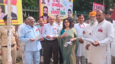 Photo of महामंत्री कामरेड शिव गोपाल मिश्र के 76वे जन्म दिवस पर रक्तदान का आयोजन