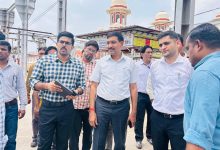 Photo of उत्तर रेलवे, लखनऊ मंडल रेल प्रबंधक द्वारा लखनऊ स्टेशन पर चल रहे पुनर्विकास कार्यों का निरीक्षण