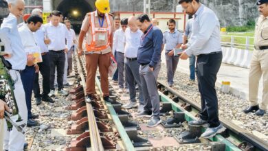Photo of कटरा से श्रीनगर तक सीआरएस द्वारा रेल सुरक्षा निरीक्षण संपन्न