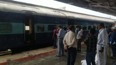 Photo of जबलपुर यार्ड में निरीक्षण कोच से निकले धुएँ पर त्वरित कार्रवाई