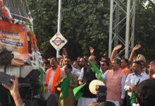 Photo of सांसद जुगल किशोर शर्मा ने सांबा रेलवे स्टेशन पर ट्रेन नंबर 20434 को हरी झंडी दिखाकर रवाना किया