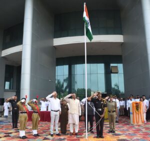 युवा शक्ति, आत्मनिर्भरता और राष्ट्र निर्माण के संकल्प के साथ बीबीएयू में मनाया गया स्वतंत्रता दिवस