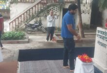 Photo of अनंत गोयनका ने रामनाथ आश्रमशाला में अपने परदादा स्व. रामनाथ गोयनका की प्रतिमा पर माल्यार्पण कर दी भावपूर्णांजलि