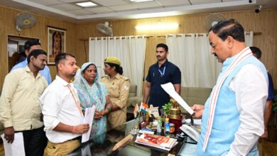Photo of जनता की समस्याओं का समाधान सरकार की सर्वोच्च प्राथमिकताओं में, किसी भी स्तर पर लापरवाही न हो : मौर्य