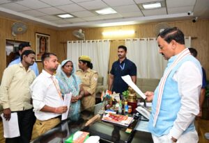 जनता की समस्याओं का समाधान सरकार की सर्वोच्च प्राथमिकताओं में, किसी भी स्तर पर लापरवाही न हो : मौर्य