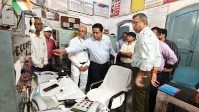 Photo of मंडल रेल प्रबंधक ने कप्तानगंज-थावे रेल खंड का किया व्यापक निरीक्षण, संरक्षा एवं यात्री सुविधाओं को प्राथमिकता