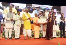 Photo of मुख्यमंत्री द्वारा रसोइयों का मानदेय ₹ 2,000 से बढ़ाकर ₹ 3,000 – ड्रेस भत्ता ₹ 500 से ₹ 1,000 एवं दुर्घटना पर ₹ 2 लाख की सहायता