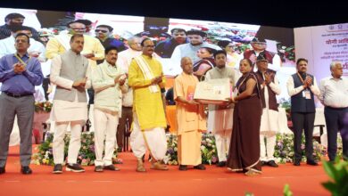 Photo of मुख्यमंत्री द्वारा रसोइयों का मानदेय ₹ 2,000 से बढ़ाकर ₹ 3,000 – ड्रेस भत्ता ₹ 500 से ₹ 1,000 एवं दुर्घटना पर ₹ 2 लाख की सहायता