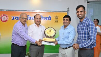 Photo of उत्तर पश्चिम रेलवे : सरकारी काम – काज में हिंदी का प्रयोग बढ़ाने पर कार्यालय ‘राजभाषा चल वैजयंती शील्ड’ से सम्मानित