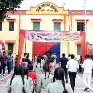 राज्यपाल की प्रेरणा से राजकीय बाल गृह (बालिका), सिंधी खेड़ा – की बालिकाओं ने जिला कारागार में निरुद्ध बंदियों को बांधी राखी