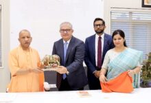 Photo of एक्सिस बैंक ने लखनऊ से शुरू किया राष्ट्रव्यापी ‘स्पर्श वीक’