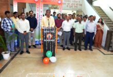 Photo of वाराणसी मंडल में ‘स्वच्छता ही सेवा-2026’ पखवाड़े का शुभारंभ, डीआरएम ने स्वच्छता कर्मी से कराया अनावरण
